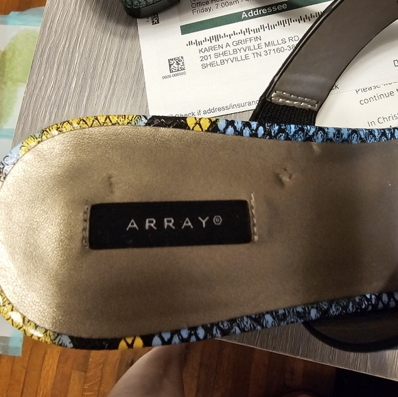 Snakeskin looking sandals by Array - Picture 4 of 4